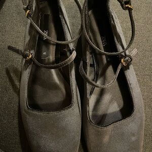 ZAra Women's Gray Ankle Strap Loafers